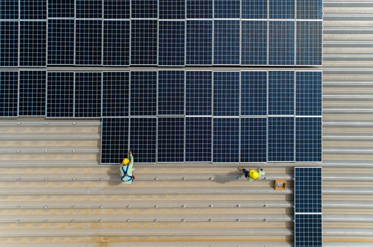 Die Solarbranche verdankt ihr Wachstum nicht zuletzt Vereinen wie der Deutschen Gesellschaft für Sonnenenergie (DGS), die mittlerweile auf eine 49-jährige Geschichte zurückblicken kann. - © ATKWORK888 - stock.adobe.com
