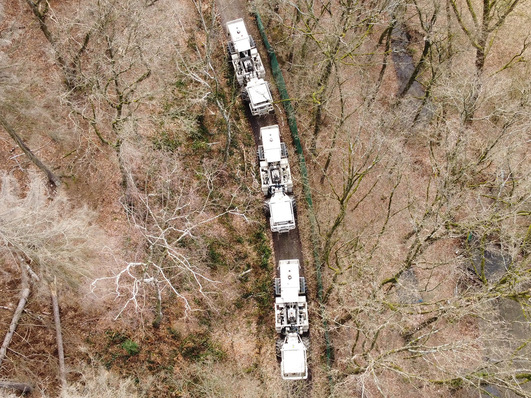 © Fraunhofer IEG / Jüstel Die Messtrucks schicken die Vibrationssignale in den Untergrund, die geologische Strukturen sichtbar machen sollen. Auch in Bochum wird bald ein Truck Daten aufnehmen.