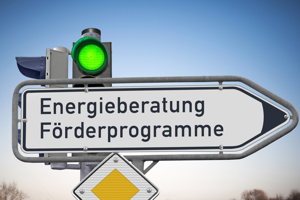 © hkama - stock.adobe.com Schön wär's: Für die meisten Energieberatenden steht die Ampel auf Rot, wenn es um die Förderung der Gebäudesanierung geht.