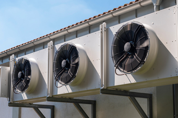 © Ronald Rampsch - stock.adobe.com Das Bundeswirtschaftsministerium fördert bei Kälte- und Klimaanlagen den Einsatz von Klimaschutztechnologien in gewerblichen Anwendungen.