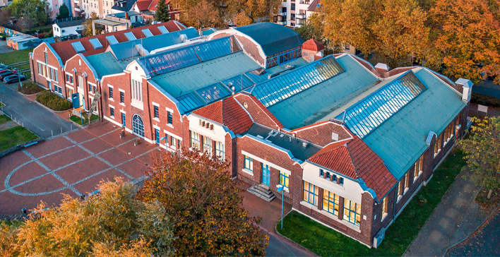 © Bild: Cornelia Suhan Angelehnt an den Jugendstil Darmstädter Prägung: Die 1908 erbauten Farbrikhallen der Maschinenfabrik H. Flottmann & Co. stehen unter Denkmalschutz.