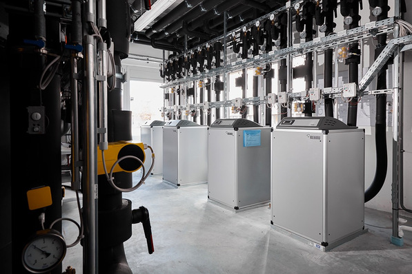 © Frank Wiedemeier Wärmepumpen funktionieren als Gebäudeheizungen oder in höheren Leistungs- und Temperaturklassen auch in Fernwärmenetzen und Industrieprozessen.