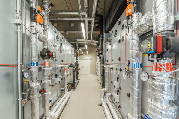 © Ansgar Schwarz So wie hier im gastronomischen Bereich dient die kontrollierte Be- und Entlüftung der Steigerung der Energieeffizienz ebenso wie der Aufrechterhaltung und der Verbesserung der Raumlufthygiene.