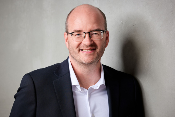 © ibh Ralph Genkel leitet das Ingenieurbüro Heimsch in Rastede. Er hat Betriebs- und Versorgungstechnik in Bremerhaven studiert und in der Fachplanung und im Energiecontracting gearbeitet. Außerdem hat er sich zum geprüften Gebäudeenergieberater weitergebildet.