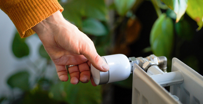 © Bild: Vilisto Wer möchte, kann die intelligente Thermostate manuell bedienen. Aber er muss nicht, weil Sensoren erkennen, wann sich jemand im Raum aufhält und dieser geheizt werden muss.